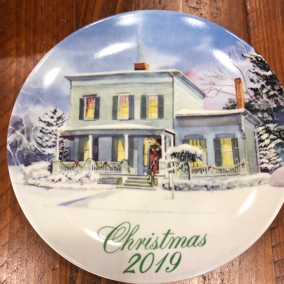 Jm smuckers christmas plates